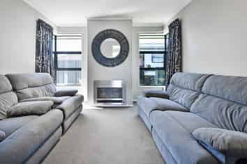 12 Begley Place, Frimley