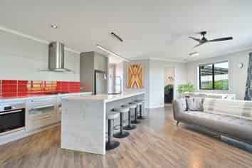 12 Begley Place, Frimley