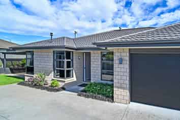 12 Begley Place, Frimley