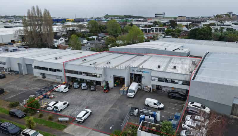 11 & 12 Donnor Place, Mount Wellington