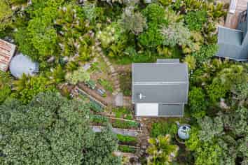 5 Sylvan Glade, Piha