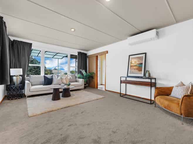 11 Robert Burke Place, Henderson