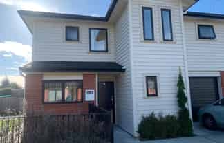 2/65 Knighton Road, Hillcrest