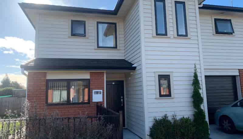 2/65 Knighton Road, Hillcrest