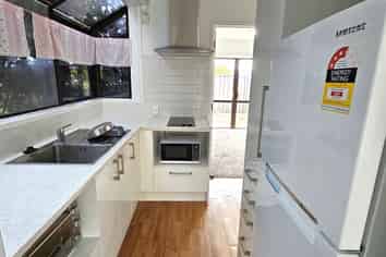 6/327 Hobsonville Street, Hobsonville