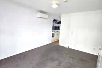 6/327 Hobsonville Street, Hobsonville