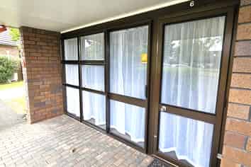 6/327 Hobsonville Street, Hobsonville