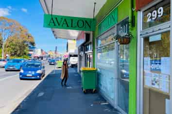 Prime Live/Work Space on Dominion Rd