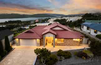 9 Hollyford Place, Aotea