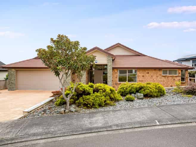 9 Hollyford Place, Aotea