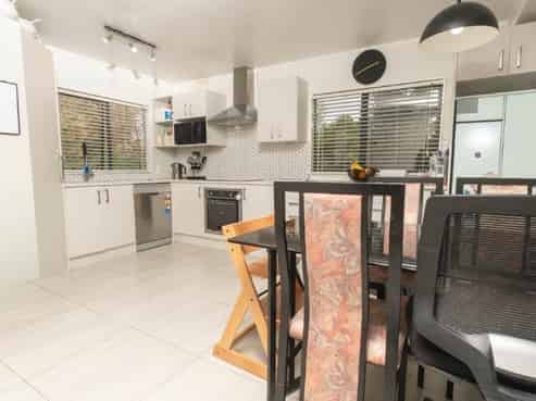 2/157 Spinella Drive, Bayview