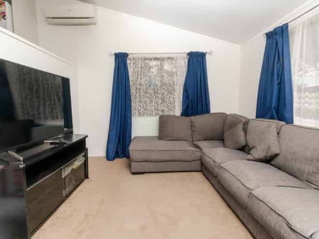 2/157 Spinella Drive, Bayview