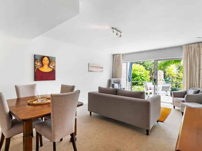 4/6 Sarsfield Street, Herne Bay