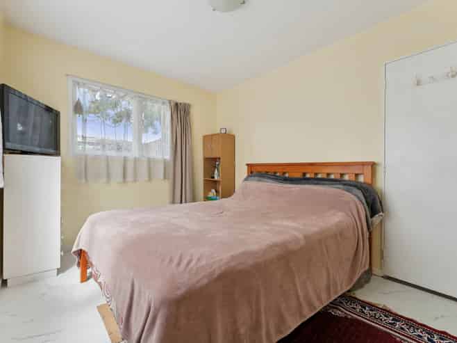 2/11 Owens Road, Epsom