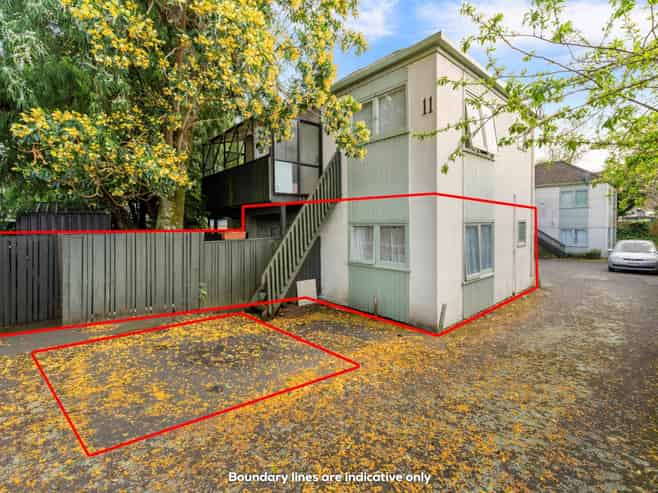 2/11 Owens Road, Epsom