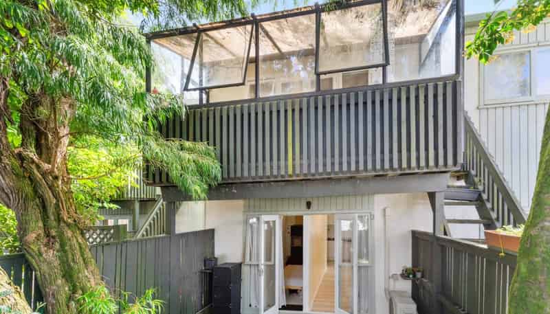 2/11 Owens Road, Epsom