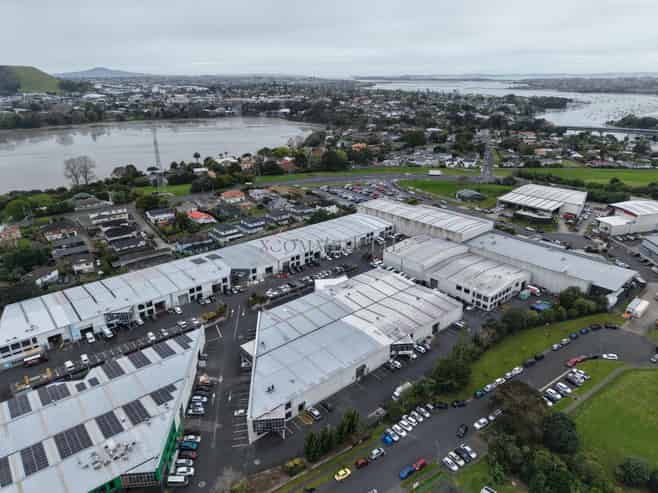 Modern Industrial Unit with Car Parks  - 532sqm