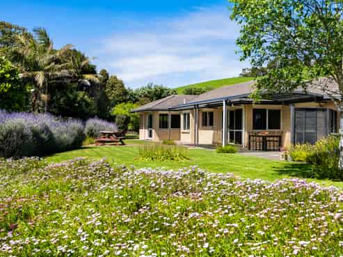 443 Lees Gully Road, Pollok