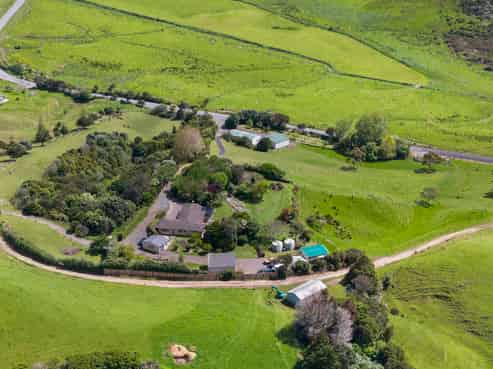 443 Lees Gully Road, Pollok