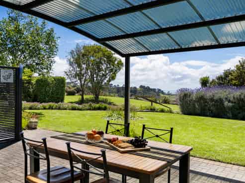 443 Lees Gully Road, Pollok