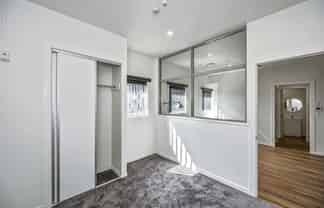 Versatile work-live unit