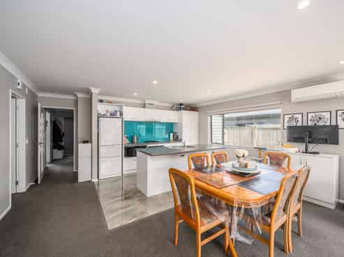 14 Moonsail Drive, Whitby