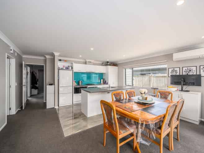 14 Moonsail Drive, Whitby