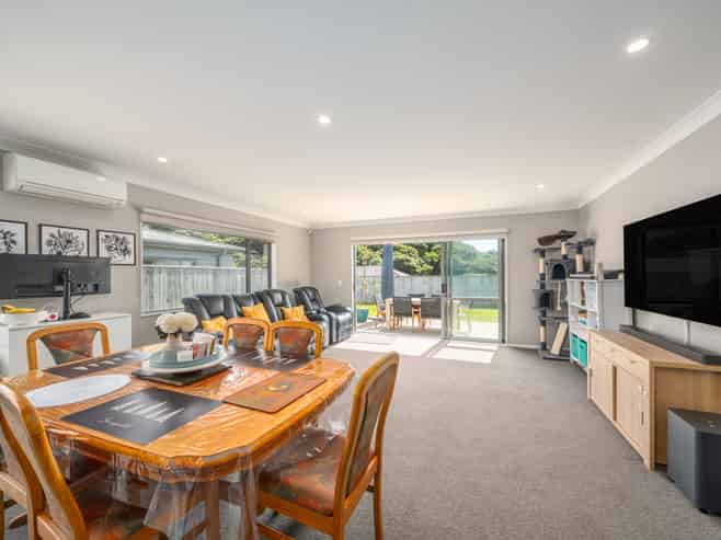 14 Moonsail Drive, Whitby