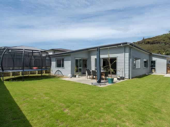 14 Moonsail Drive, Whitby