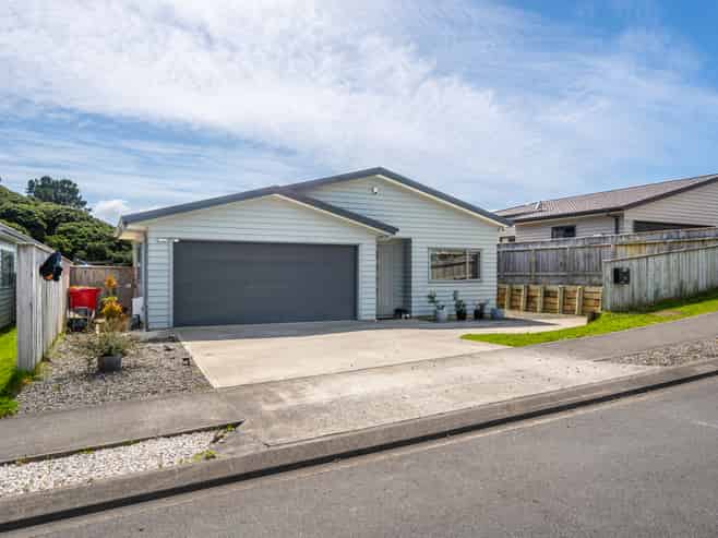 14 Moonsail Drive, Whitby