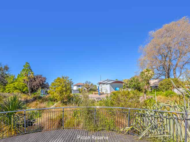 1/4 Dilworth Street, Riccarton