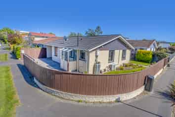 1/4 Dilworth Street, Riccarton