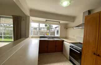 76B Bellevue Road, Brookfield