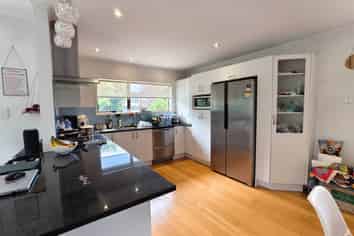 126B St Andrews Road, Epsom