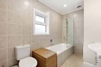 2/9 Bowling Ave, Epsom