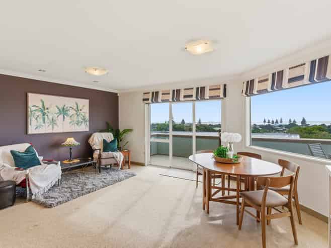 43 Manuka Street, Otaki Beach