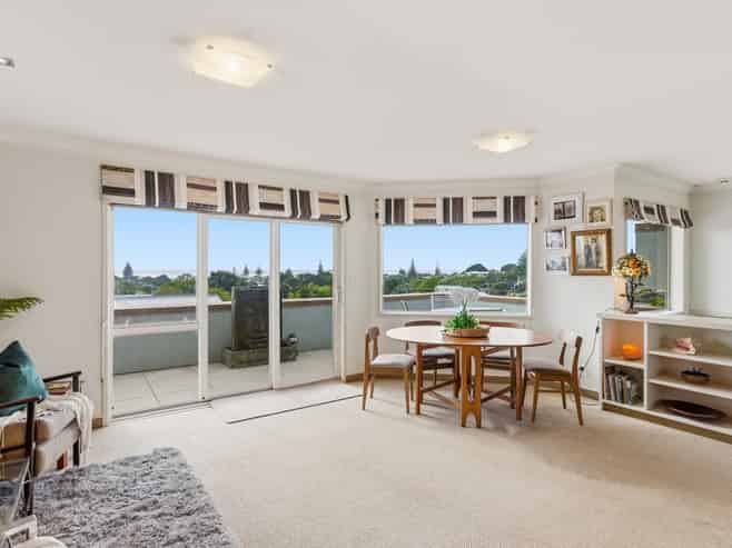 43 Manuka Street, Otaki Beach