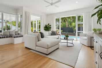 27 Almond Grove, Greenhithe