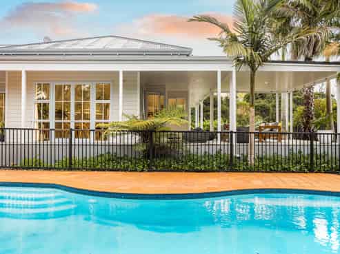 27 Almond Grove, Greenhithe