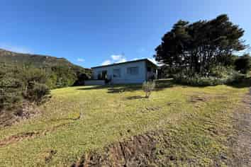 4 Iona Road, Great Barrier Island