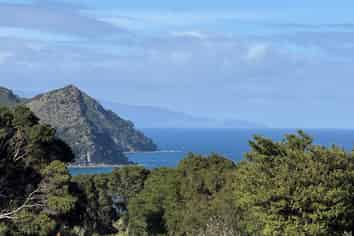 4 Iona Road, Great Barrier Island