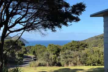 8 Iona Road, Great Barrier Island