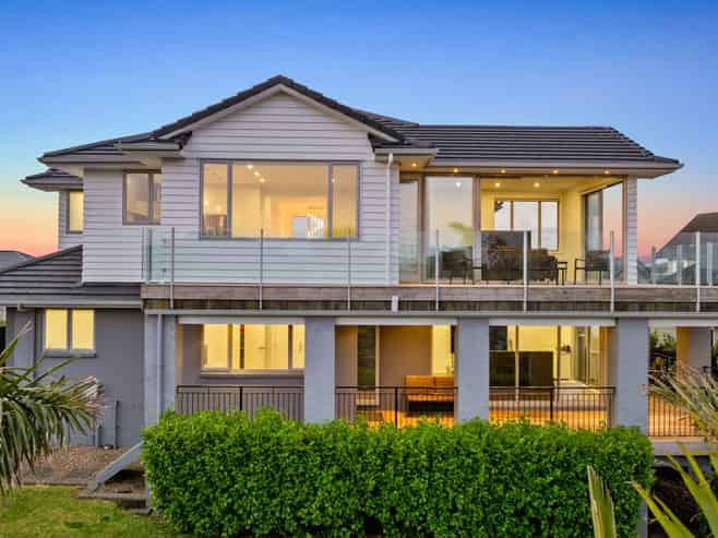 10 Walter Crescent, Millwater