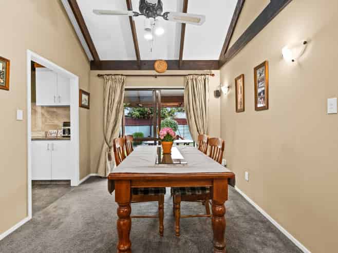 38 Allens Lane, Clive