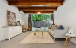 2/140 Waimairi Road, Ilam