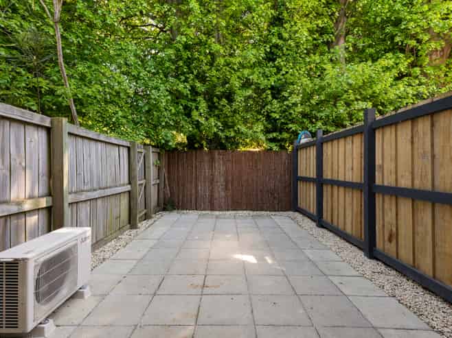 2/140 Waimairi Road, Ilam