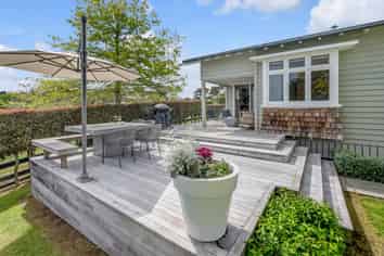 17 Griggs Road, Whitford