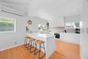 22 Sunnyhill Crescent, Sunnyhills