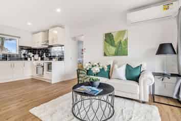 3/4 Moreland Rd, Mount Albert