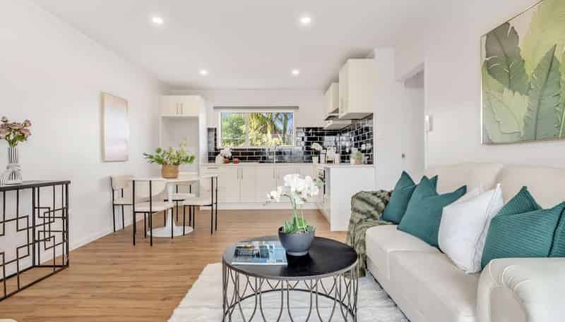 3/4 Moreland Rd, Mount Albert